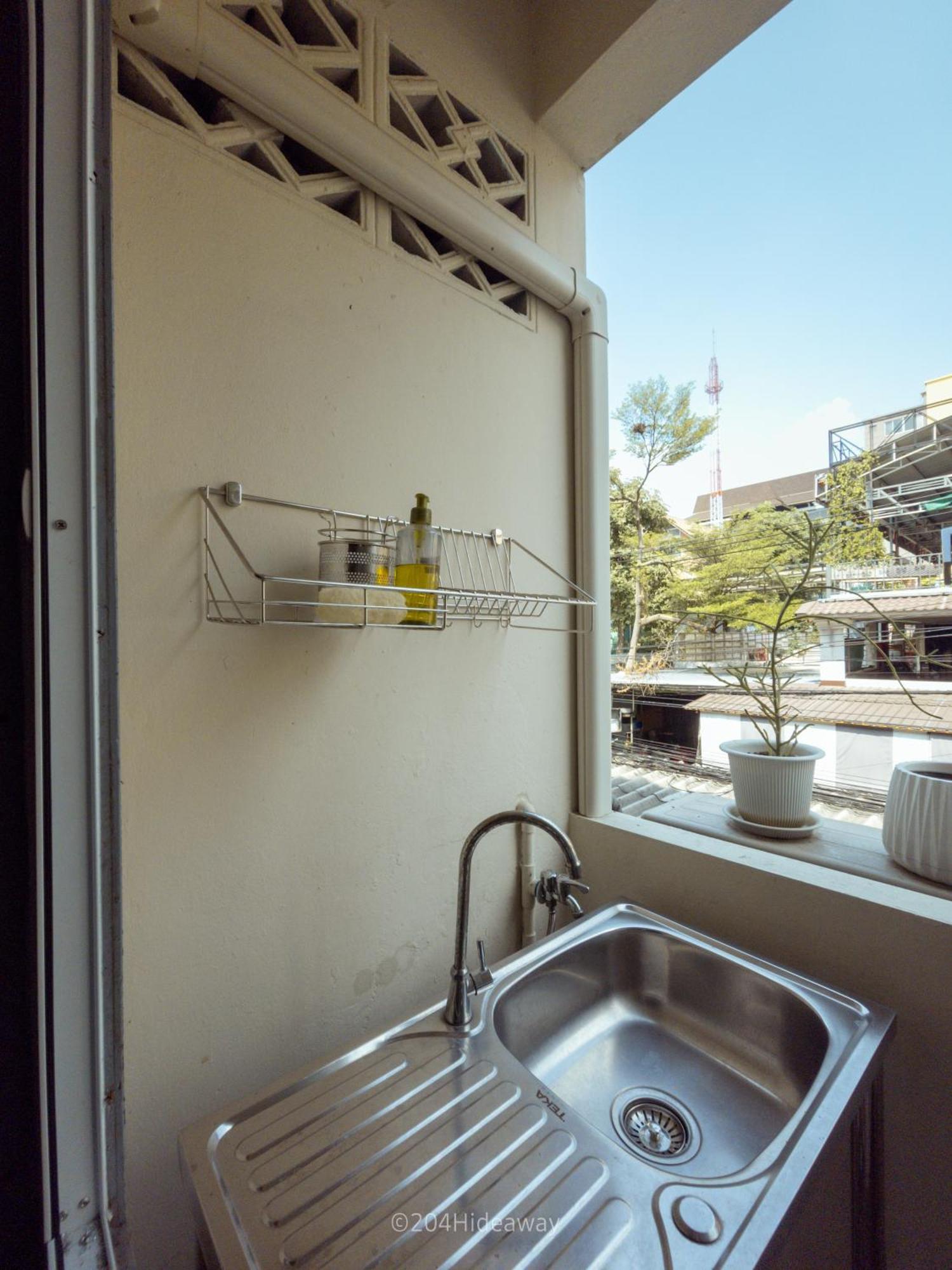 Apartemen 204hideaway-local With Street Food Only 15 Min Walk To Skytrain