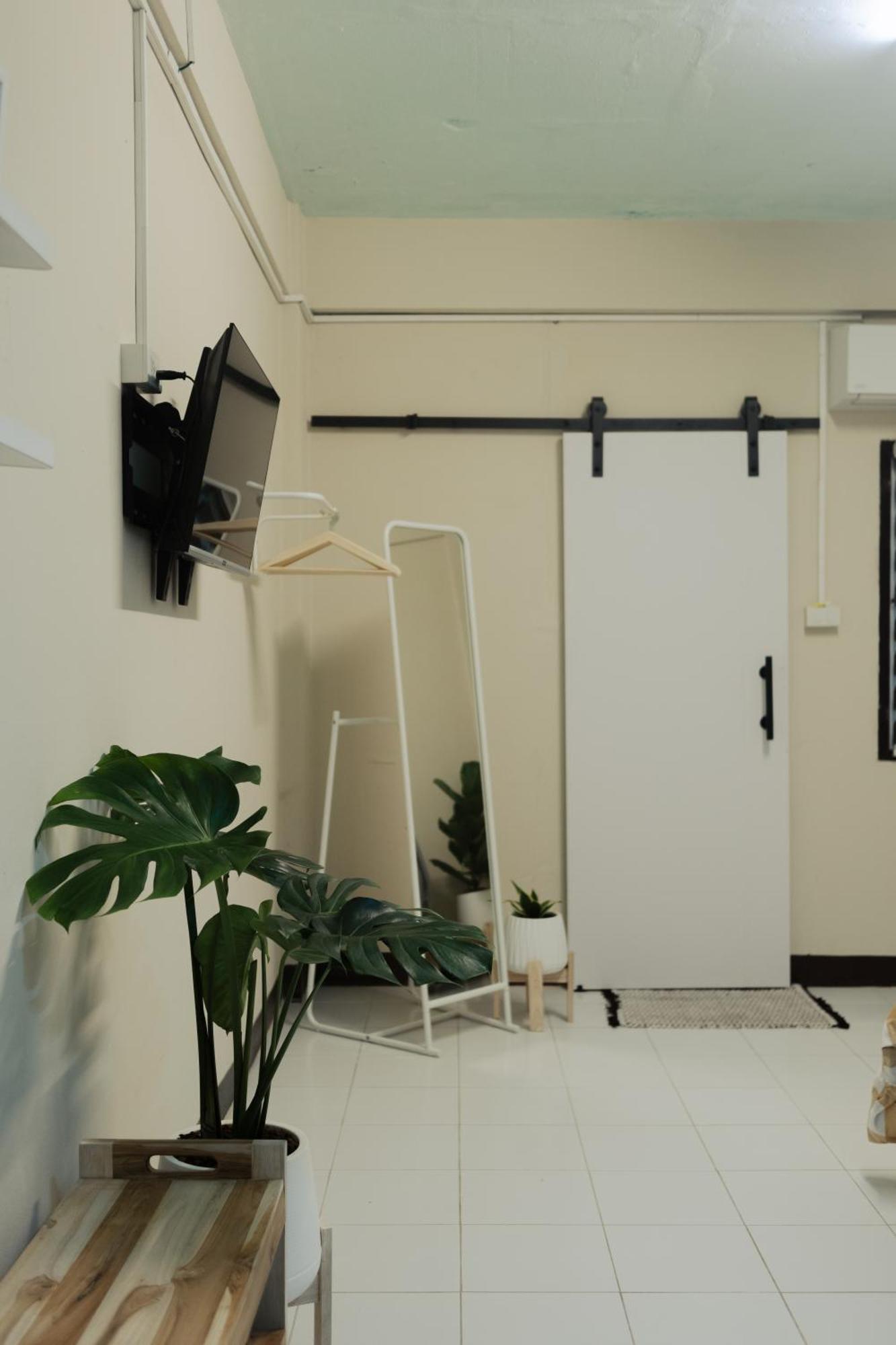 204hideaway-local With Street Food Only 15 Min Walk To Skytrain Apartemen